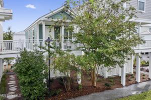 215 Second Street E