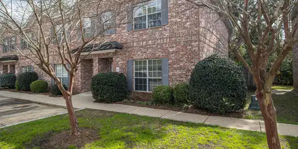 120 Armand Oaks