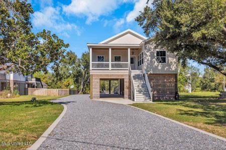 702 Saint Louis Street