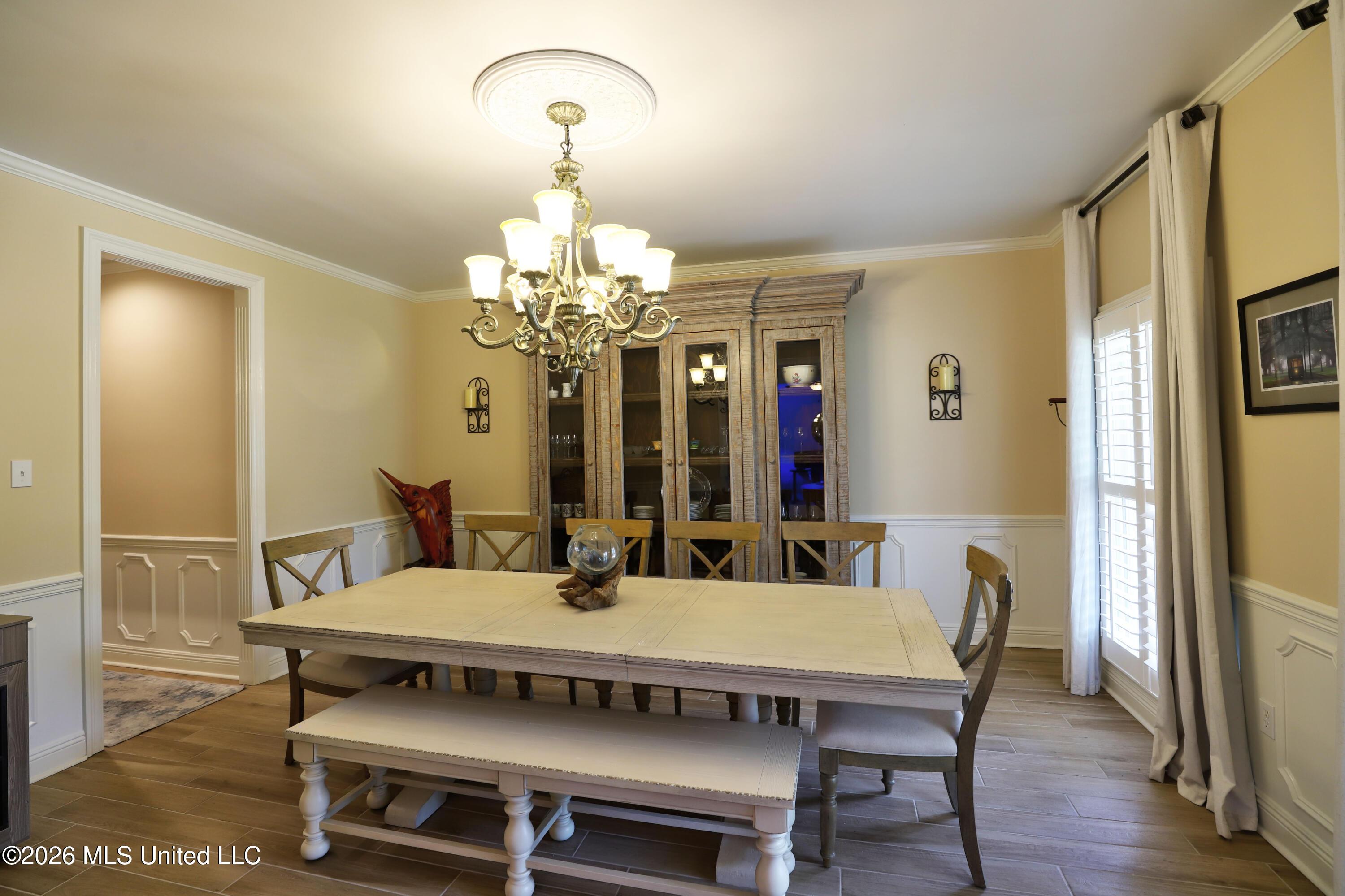 Image 3: Dining Room