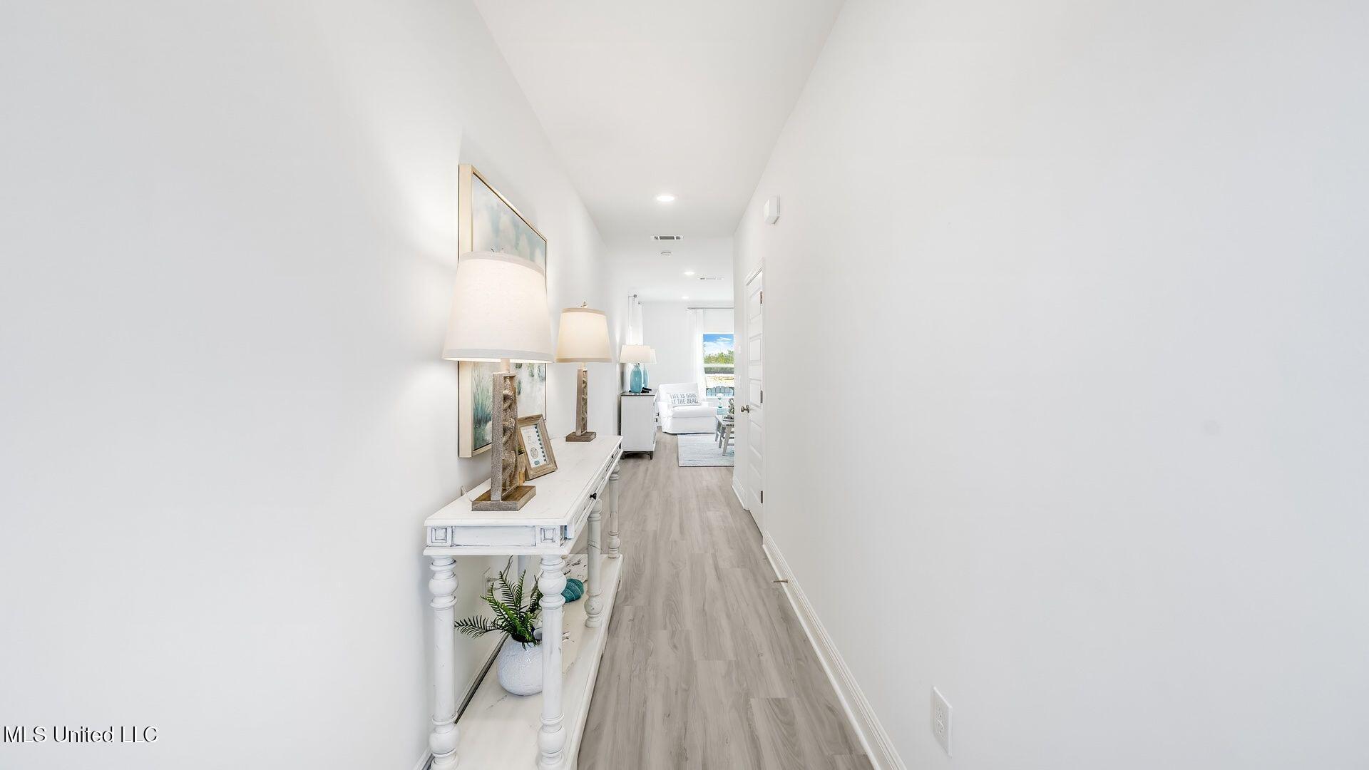 Image 2: Entry Hallway