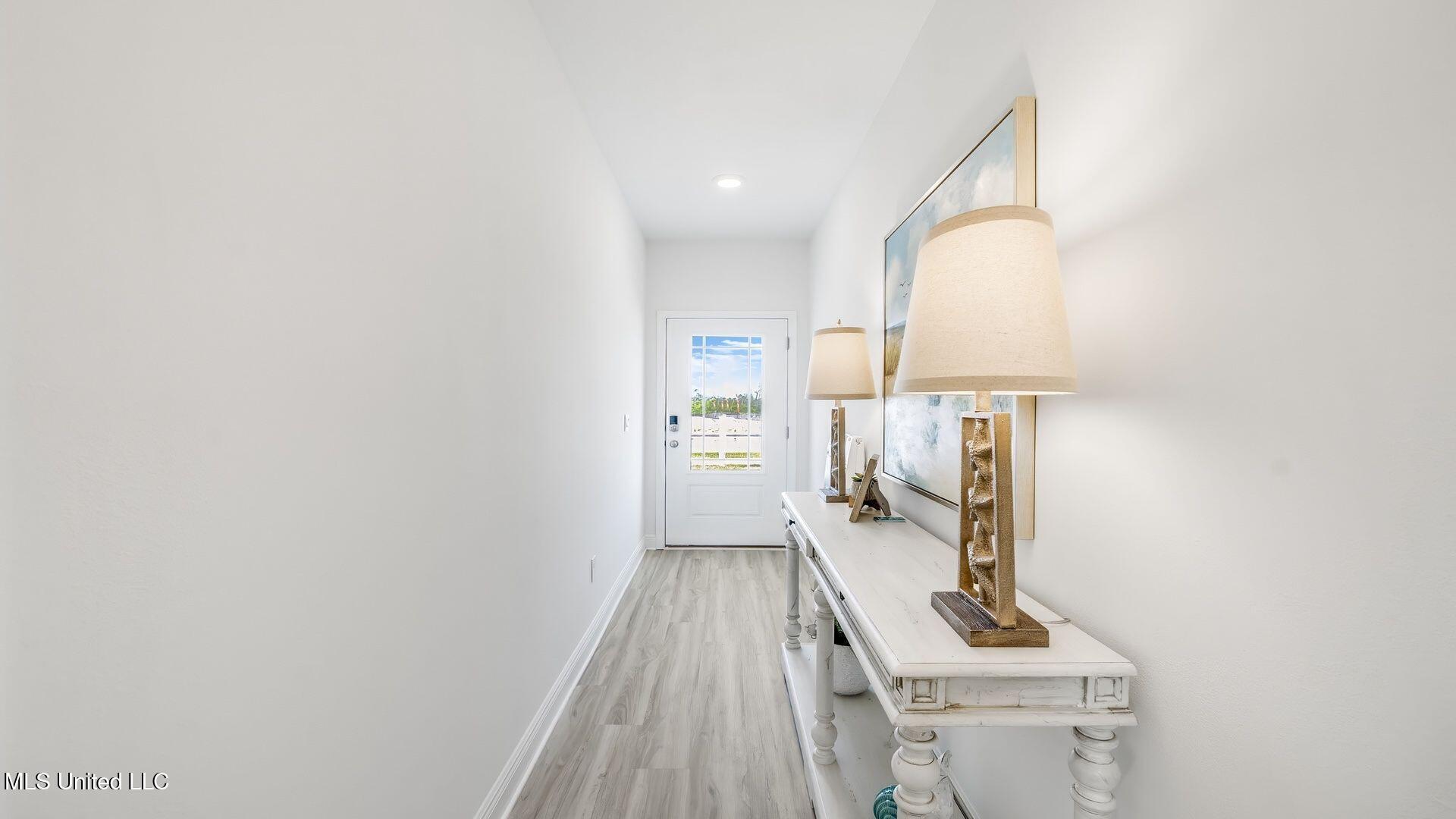 Image 3: Entry Hallway
