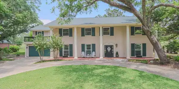 8 Mockingbird Lane