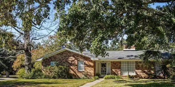 729 Canterbury Drive