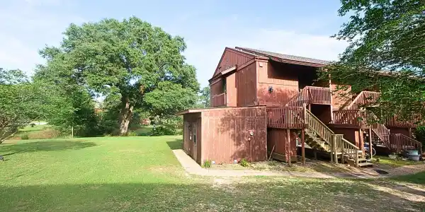 208 Lakeside Villa