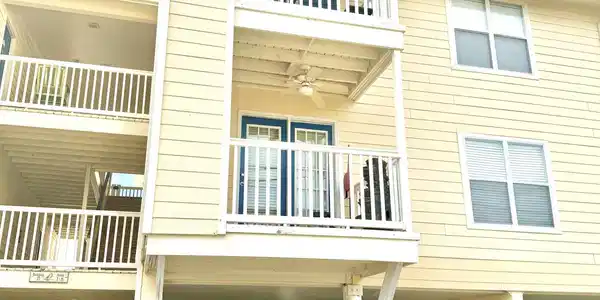 2421 Beachview Drive