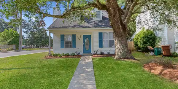 1701 James Buchanan Drive
