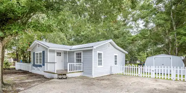 2405 Davidson Road