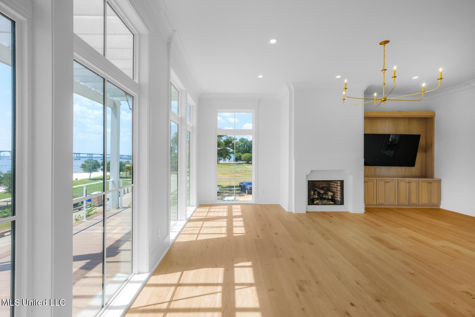 Image 3: Custom Kitchen