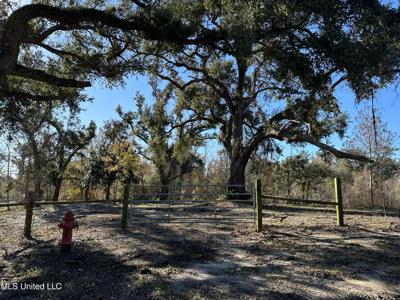 127 Old Pecan Grove Lane