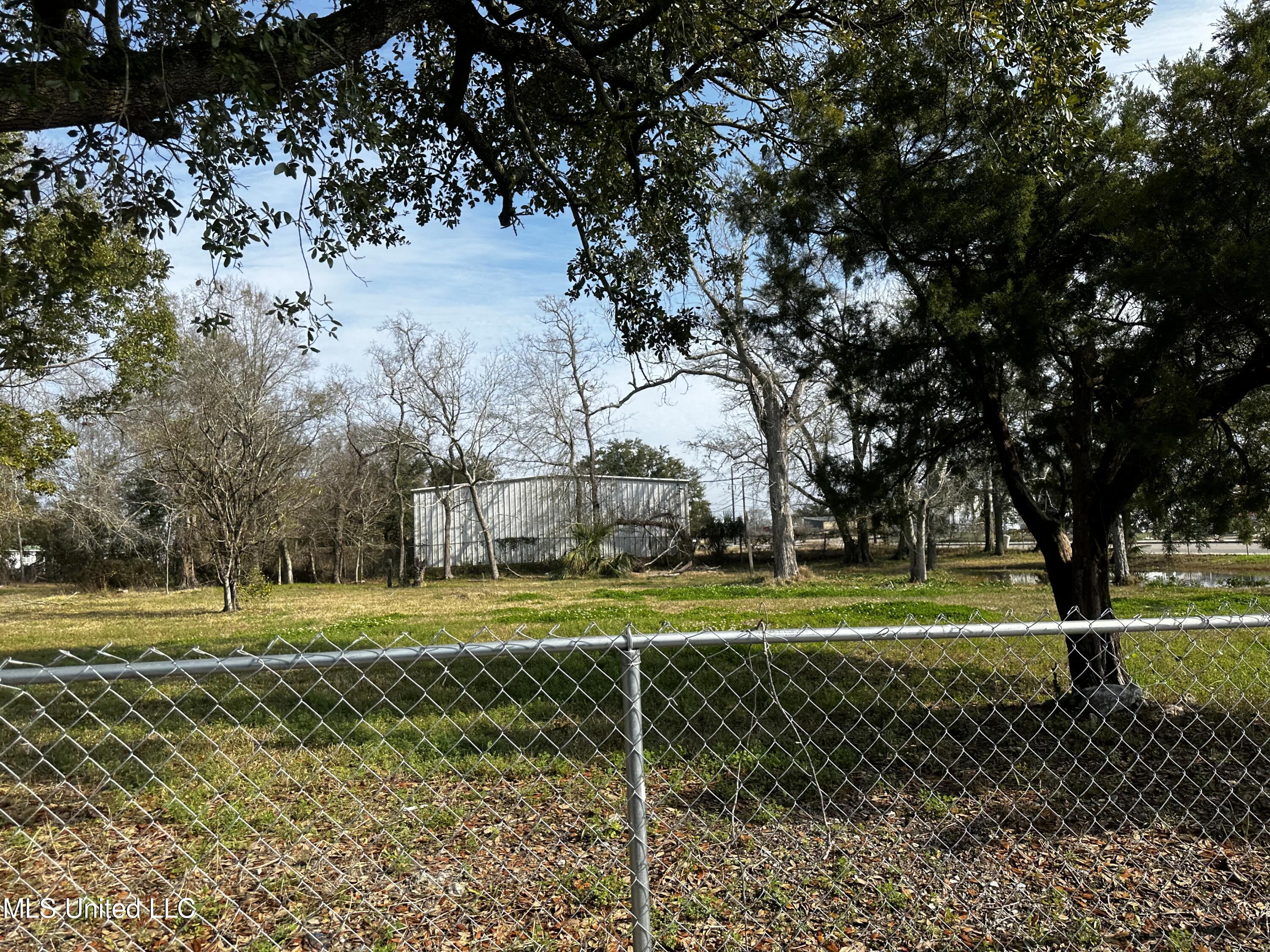 Image 2: Corner Lot