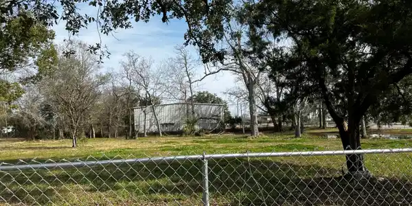 Image 2: Corner Lot
