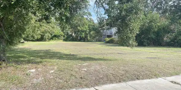 348 Oak Street