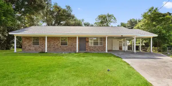 2512 Middlecoff Drive