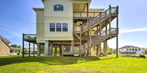 123 Lakewood Drive