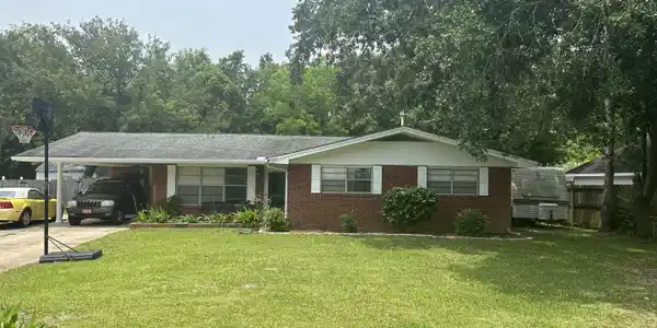 1207 Old Pass Road E