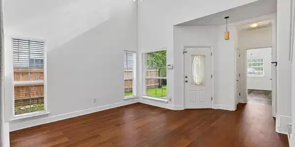 Image 4: 11118OakcrestDr.-5