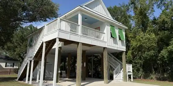 231 Leonhard Avenue