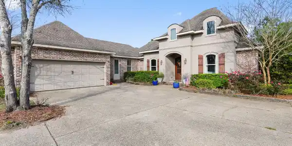 3324 Oakleigh Circle