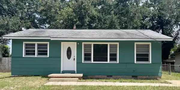 2050 North Drive
