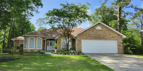 104 Fernwood Drive