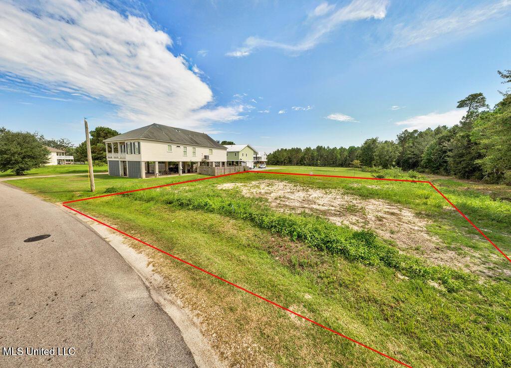 Image 4: WavelandLot-2