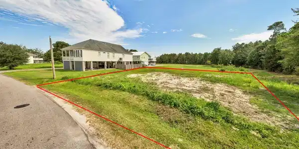 Image 4: WavelandLot-2
