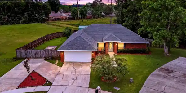 1601 Lori Drive