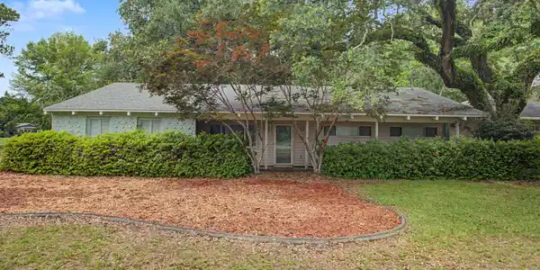 6621 Golf Club Drive