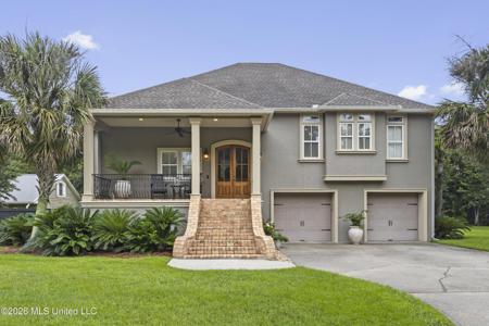 216 Courtenay Avenue