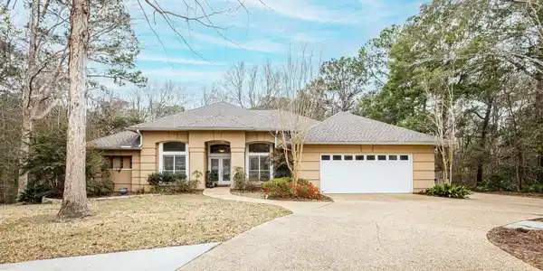 3508 Redwood Lane