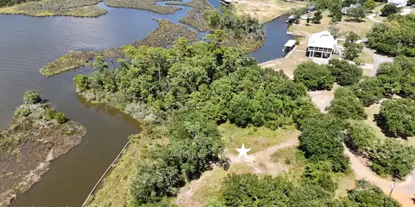 Image 4: 6209 Porteaux Rd
