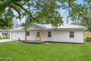 309 Holcomb Boulevard