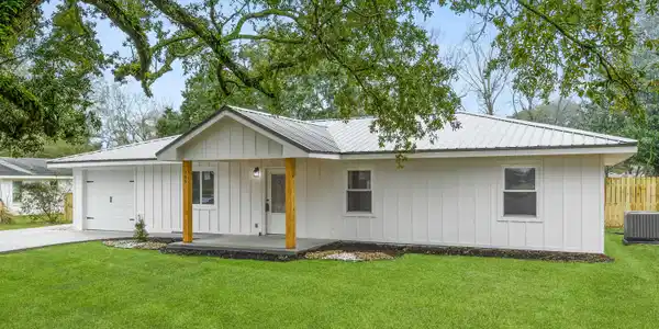 309 Holcomb Boulevard