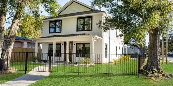 435 3rd Street
