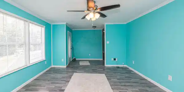 Image 3: LIVING ROOM