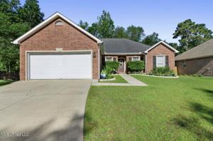 2221 Rue Beaux Chenes