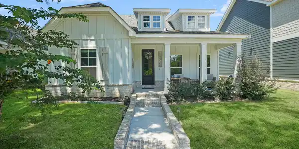 121 Grande View Drive
