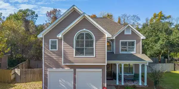 Image 2: 2022 Lantana New Ext Front