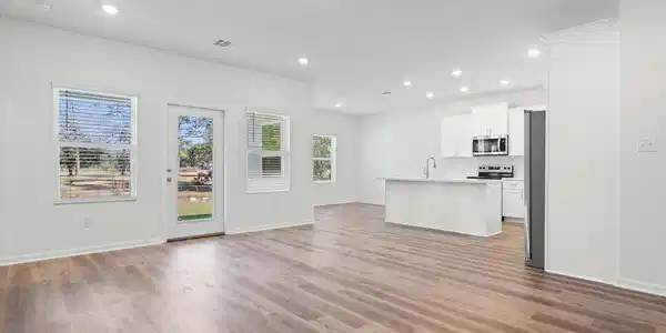 Image 2: Dune Living area