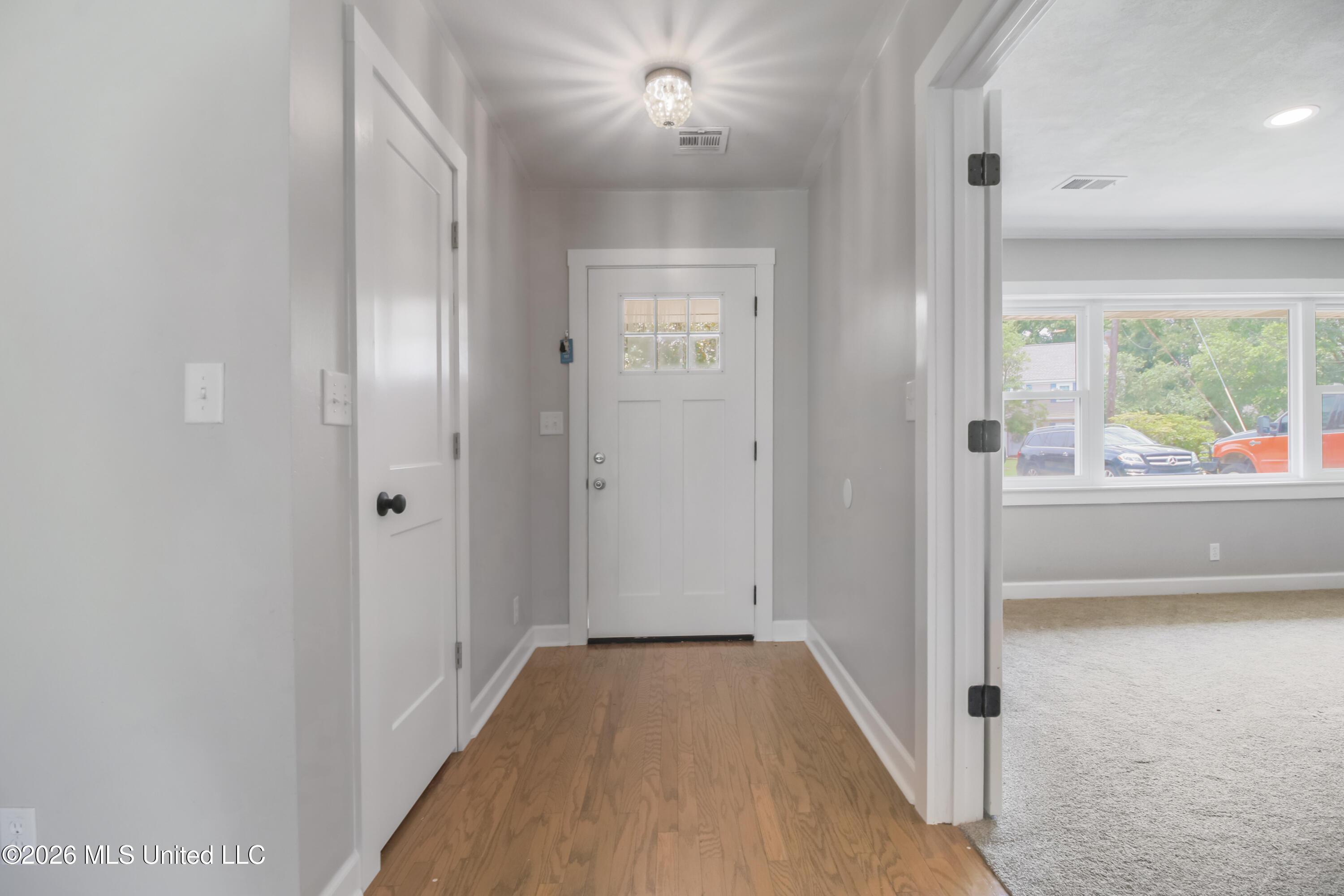Image 3: Entry