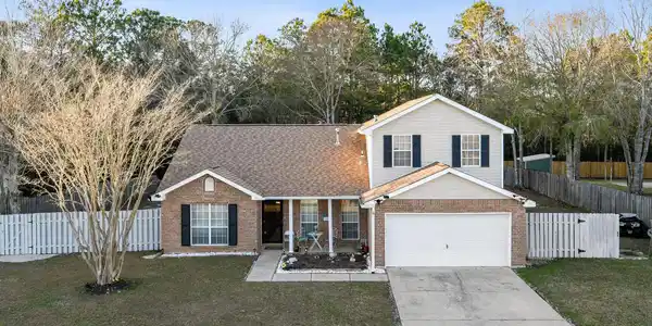 51 Lakeview Drive