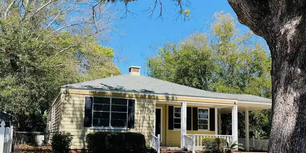1084 Cherokee Street