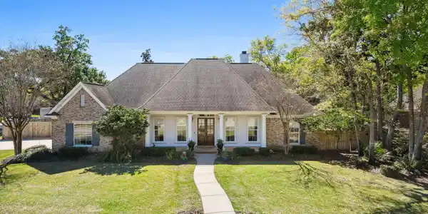 447 Sanlenay Court