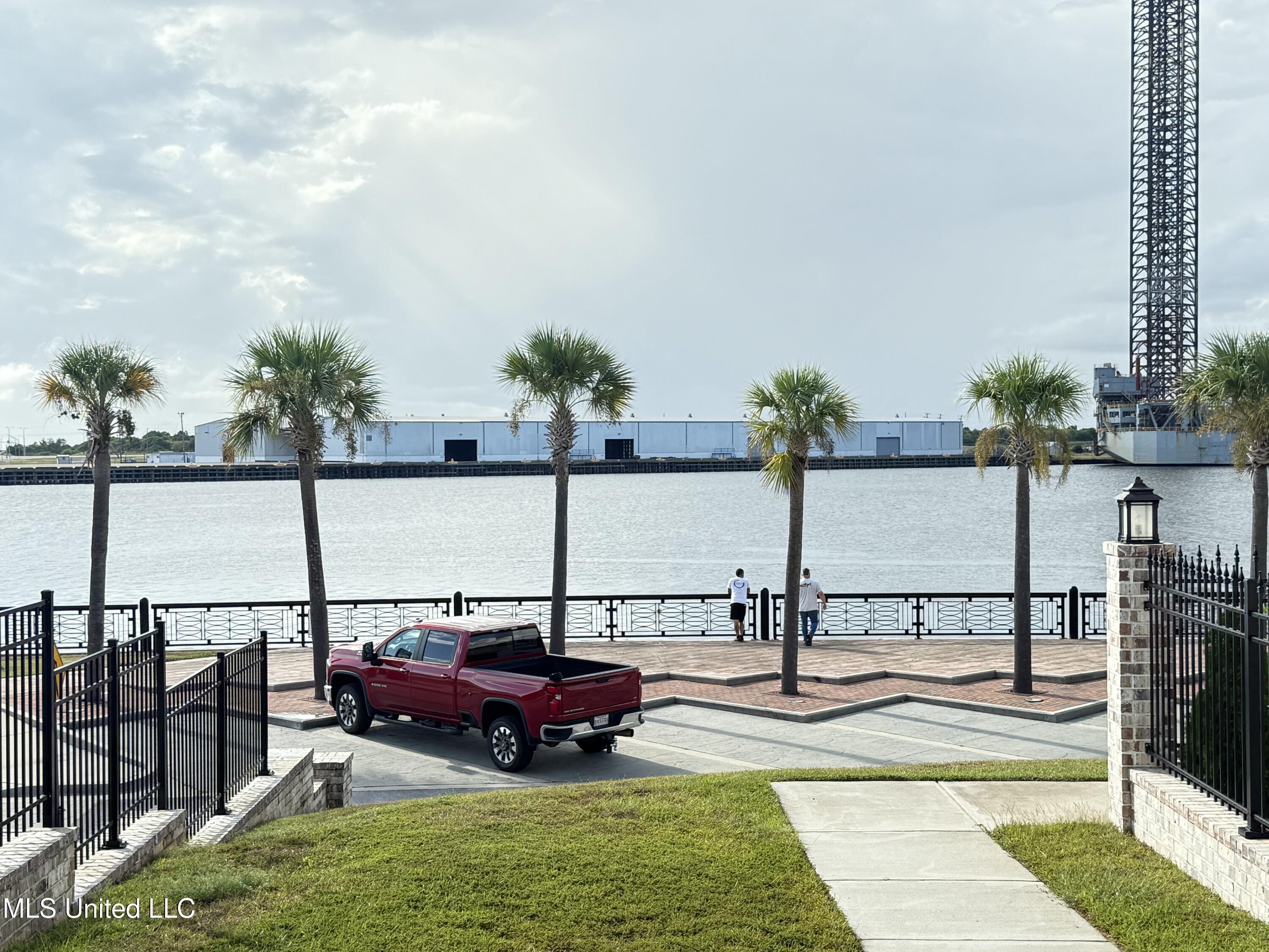 Image 3: Riverfront View