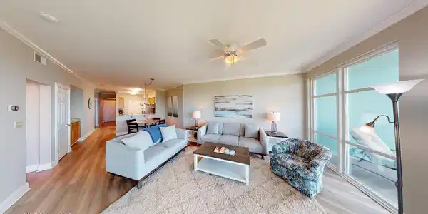 Image 2: 2 Living room out (1)