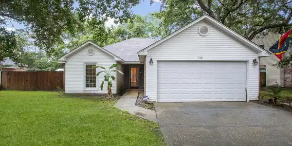 7108 Oakhurst Drive