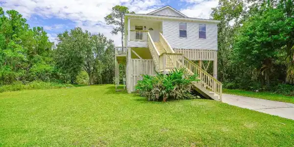 222 Walthall Street