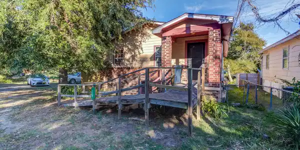 228 Fountain Lane