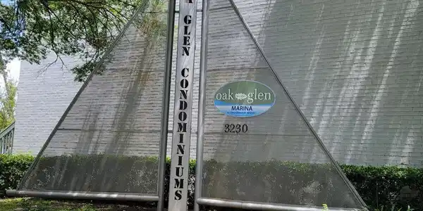 Image 4: sign oak glen 10